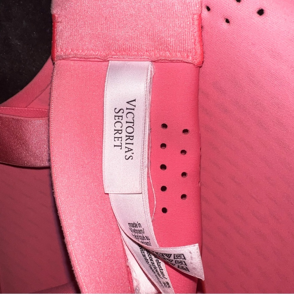 Victoria’s Secret Featherweight Max Sports Bra - Picture 4 of 4
